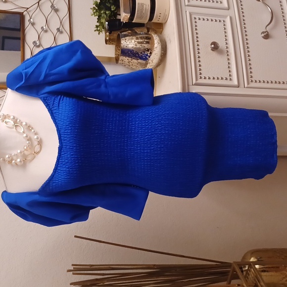 Blue Bodycon Dress with Puffer sleeves - Picture 2 of 4